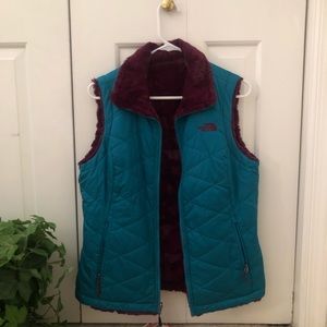 North Face✨Brand new warm fuzzy waterproof vest zip up
